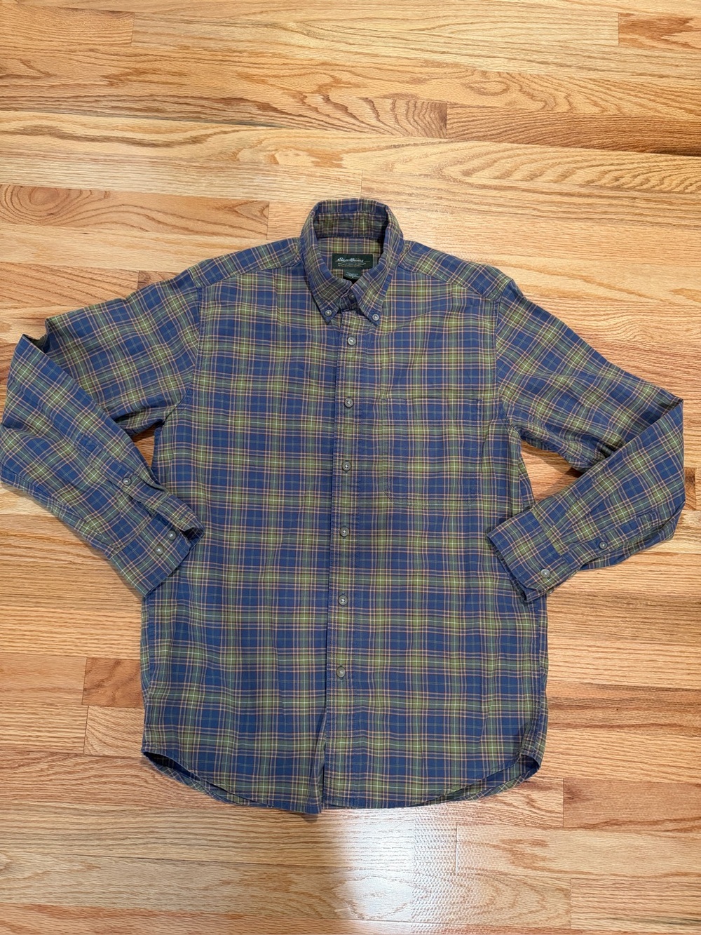 Eddie Bauer Men’s Plaid 100% Cotton Button-Down Shirt Size Small